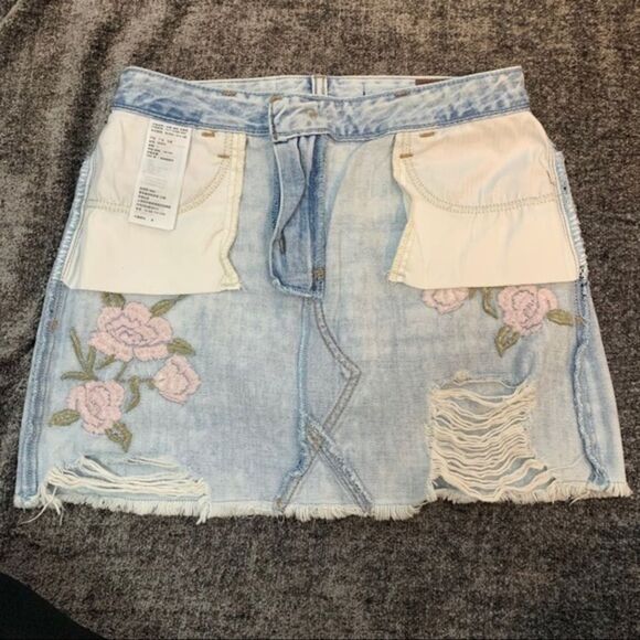 Hollister Light Wash Distressed Denim Skirt - Picture 8 of 8